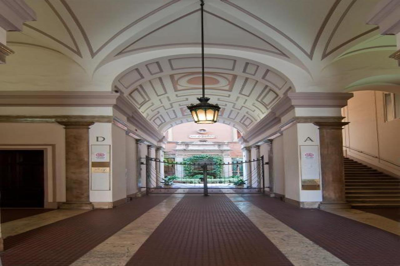 Hotel Regina Giovanna Рим Екстер'єр фото